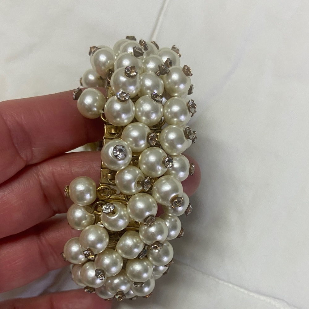 Vintage 90s Pearl and Gold Bracelet